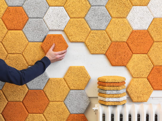 Akustyczna izolacja ścian PARACEM Hexagon – gra kolorów i kształtów 